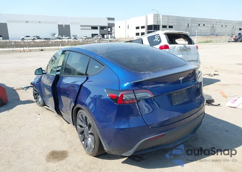 2024 Tesla Model Y Performance Dual Motor All-Wheel Drive z USA, uszkodzony, nr VIN 7SAYGDEF6RA286390